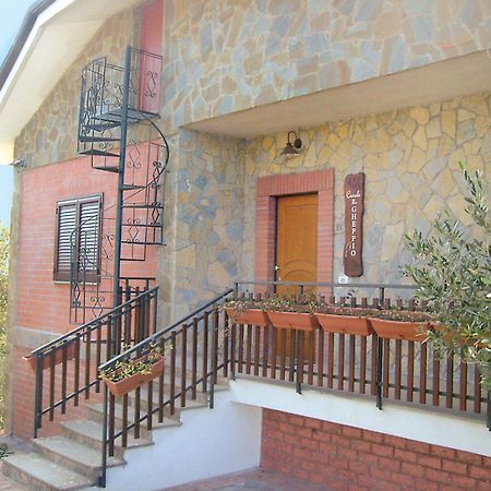 Casale Il Gheppio Guest House Laureana Cilento Bagian luar foto
