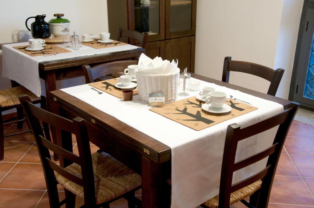Casale Il Gheppio Guest House Laureana Cilento Bagian luar foto