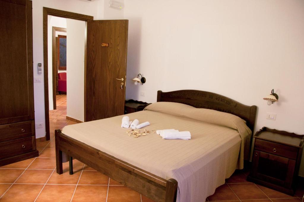 Casale Il Gheppio Guest House Laureana Cilento Ruang foto