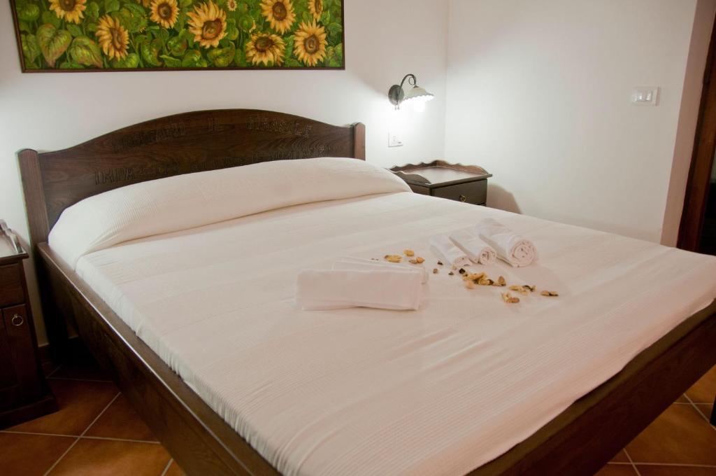 Casale Il Gheppio Guest House Laureana Cilento Ruang foto